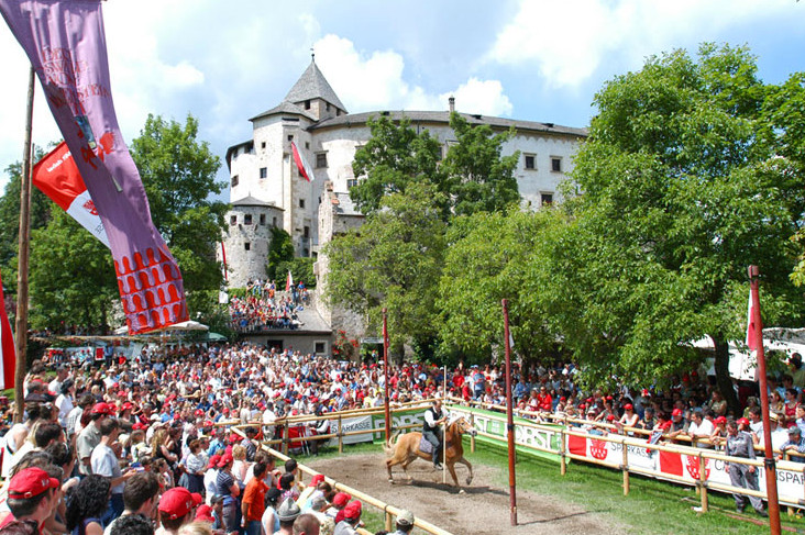 La cavalcata “ Oswald von Wolkenstein“